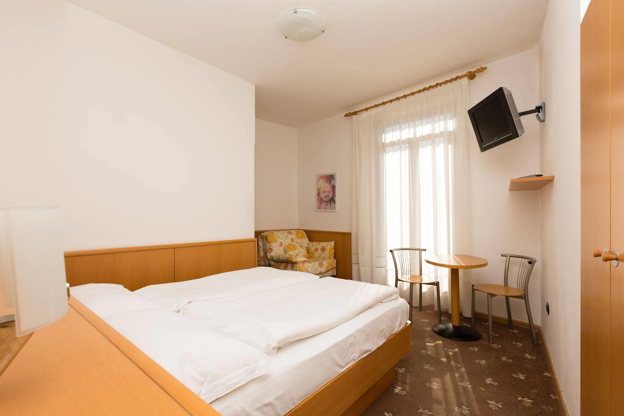 Bed and Breakfast Casa Nataly Torbole Sul Garda Exterior foto