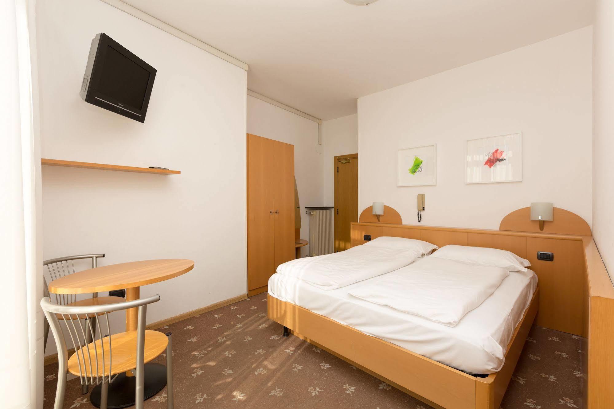 Bed and Breakfast Casa Nataly Torbole Sul Garda Exterior foto